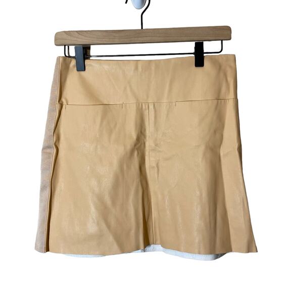 Zara Women's Faux Leather Light Pink Beige Mini Skirt Size Small - Picture 1 of 10